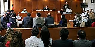 JUEZ DECLARA ABIERTA LA AUDIENCIA