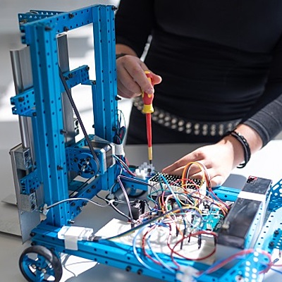 Timeline: INGENIERIA EN MECATRÓNICA