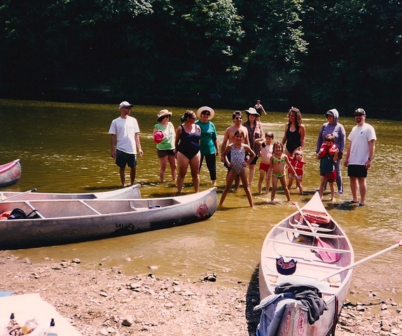 Lomdim Goes Canoeing on the Lower Fox River