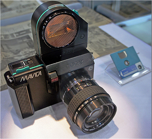 Premier appareil photo numérique chez Sony