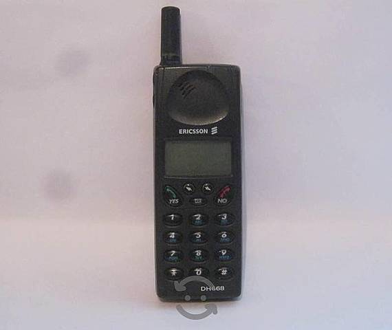 Surge teléfono celular Ericsson