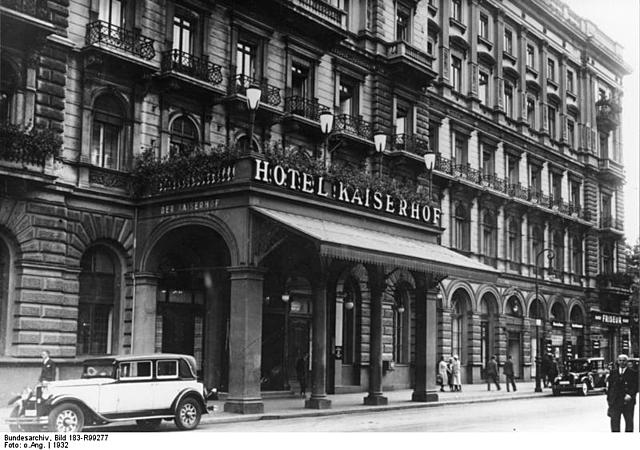 CREACIÓN DEL FRANKFURTER HOF