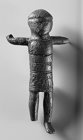 Figur med runeinnskrift