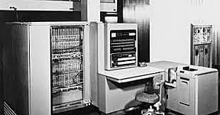 Se envía el uno de los Primeros Correo electrónico en el mundo mediante el computador IBM 7094