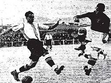 Primer partido de fútbol.