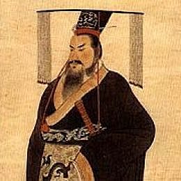 Muere Qin Shi Huang, primer emperador chino.