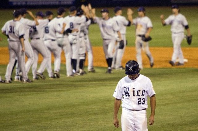 Houston Regional: Owls crash-land in loser's bracket