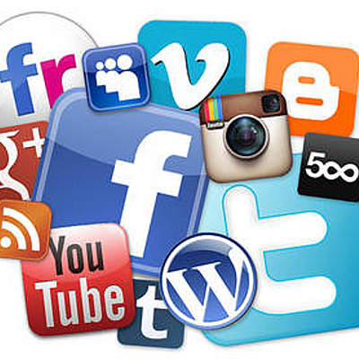 Timeline: REDES SOCIALES