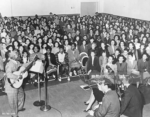 Huddie Ledbetter Introduces the Blues