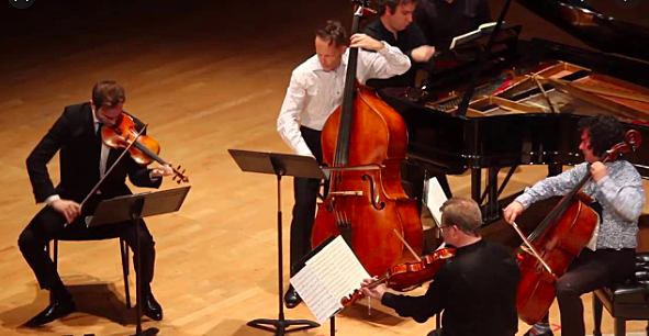 INTRO minuto 0:01- 0:15