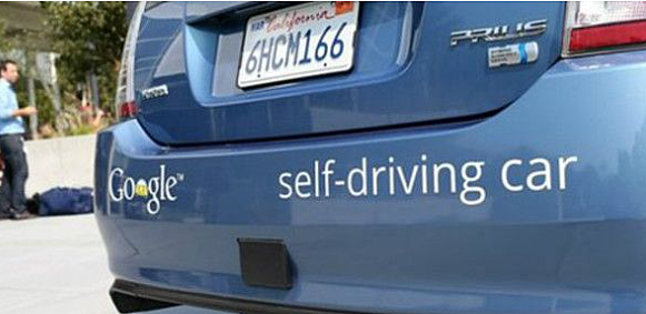 Tal vez uno de los hitos más importantes fue el lanzamiento de los carros sin conductor por parte de Google.