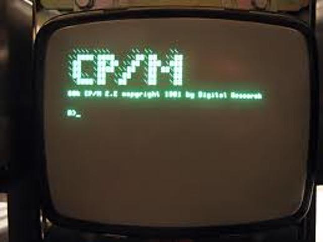 CP / M (Control Program / ​​Monitor (posteriormente re-utilizados como “Programa de Control de Microcomputadoras.”)