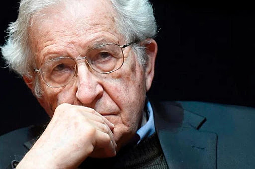 Nacimiento de Noam Chomsky