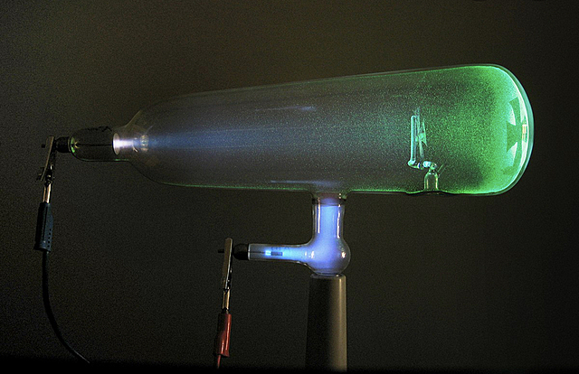 DESCOBRIMENT DE L’ELECTRÓ