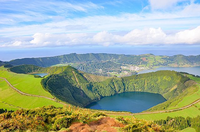 Portuguese capture the Azores Islands