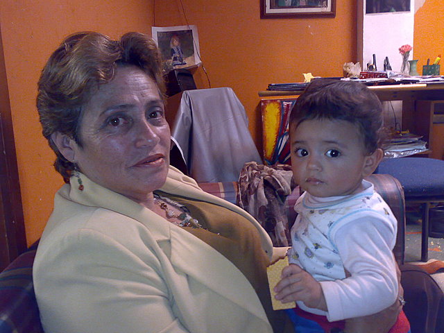 ABUELITA SE VINO A VIVIR