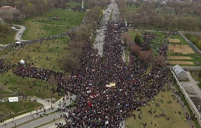 Journée de la terre le plus de manifestants.