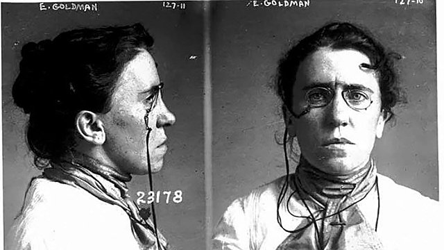 Encarcelan a Emma Goldman en Nueva York por hablar públicamente de anticonceptivos