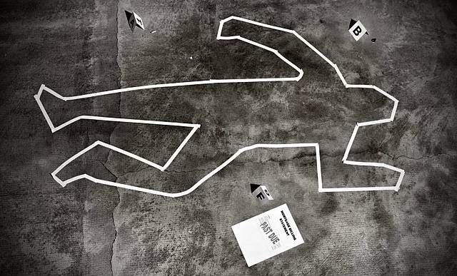 Asesinato de Strangerson en un hotel.