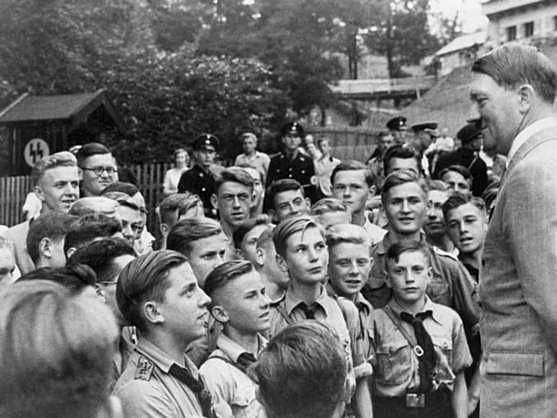 Los niños del Führer: "Tú no piensas como yo, pero tus hijos me pertenecen"