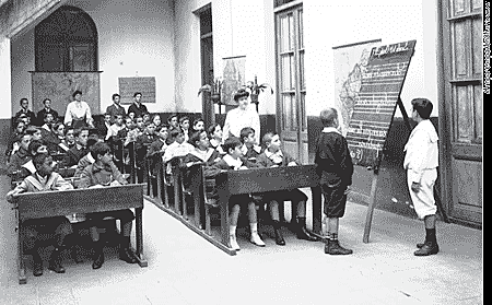 INFANCIA EN COLOMBIA ENTRE LOS AÑOS TREINTA Y CINCUENTA: DEL REGISTRO DE LOS ESPECIALISTAS A LAS PARTICULARIDADES DE LAS INFANCIAS VIVIDAS