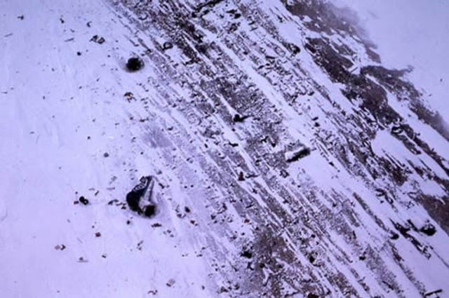1249hrs - Flight 901 crashes into the side of Mt Erebus