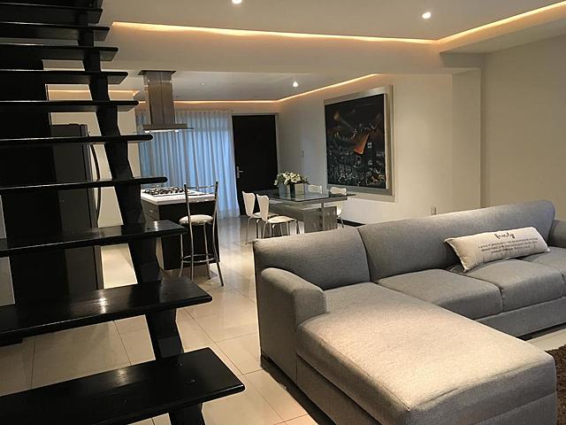 Holmes conoce a Watson