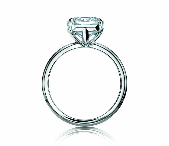 Se encuentra un anillo