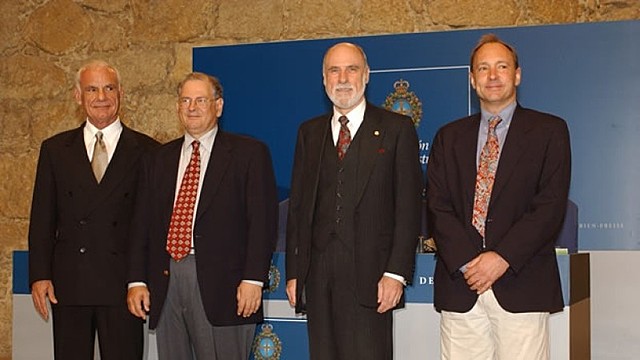 Tim Berners-Lee, Vinton G. Cerg, Robert E. Kahn, Lawrence Roberts-