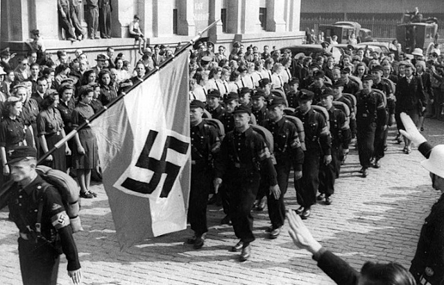 Comença el nazisme a Alemanya.