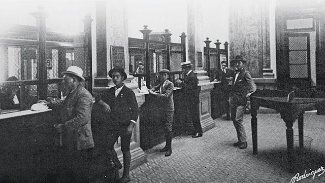 CRISIS DE LOS BANCOS EN COLOMBIA