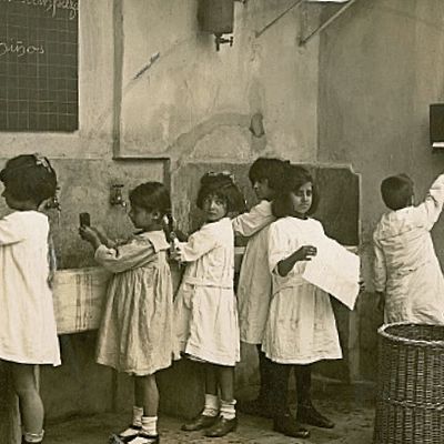 Timeline: CONCEPCIONES DE INFANCIA Y ADOLESCENCIA A TRAVÉS DE LA HISTORIA