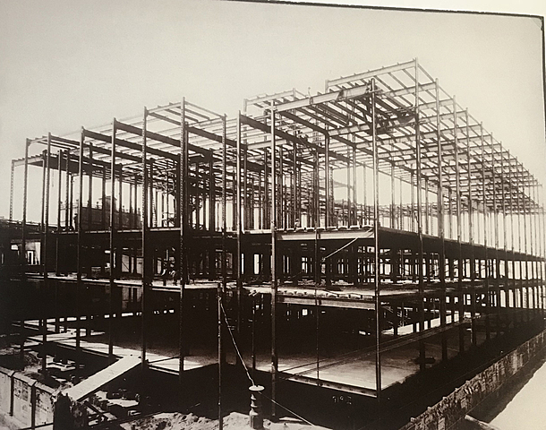 Nace la Secretaría de Comunicaciones y Obras Públicas.