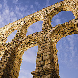 Surgen los acueductos romanos