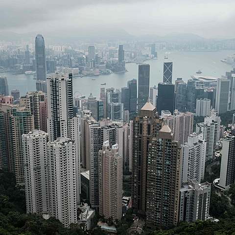 Le Royaume-Uni cède le contrôle de Hong Kong à la Chine