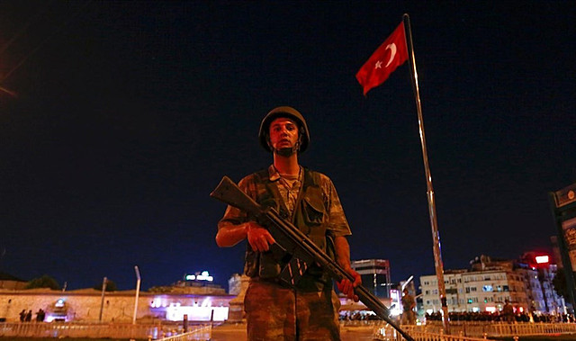 Fracàs d'un intent de cop d'estat a Turquia.