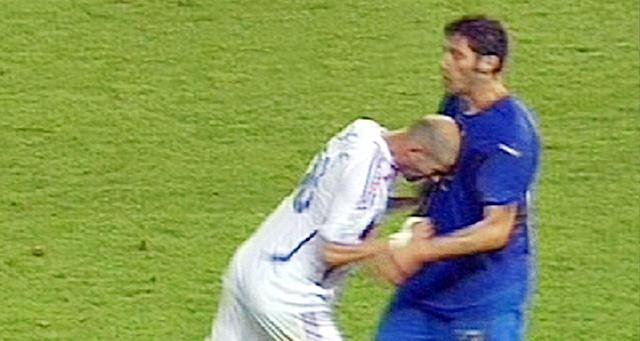 Le coup de boule de Zinédine Zidane en finale la Coupe du Monde de Football de contre l’Italie (Sportif)