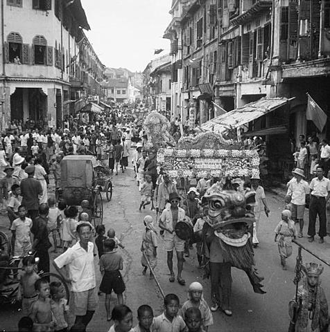 Singapore becomes British colony