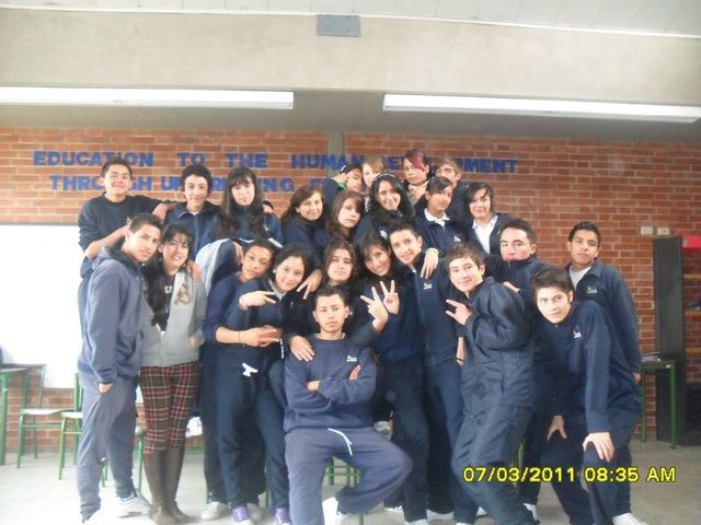 conozco mucha gente en mi curso