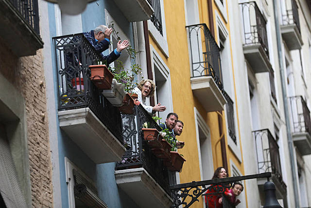 Aplaudiments als sanítaris (social)