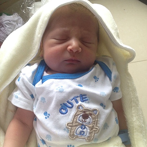 Nacimiento de juan José (familiar)