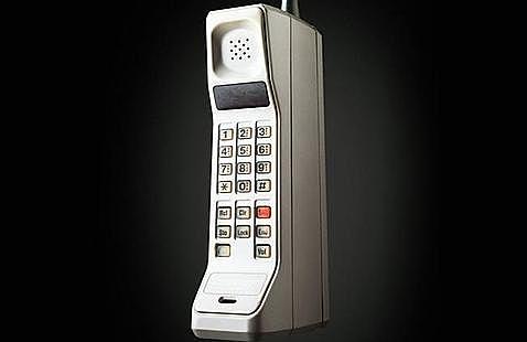 El Primer Teléfono Móvil