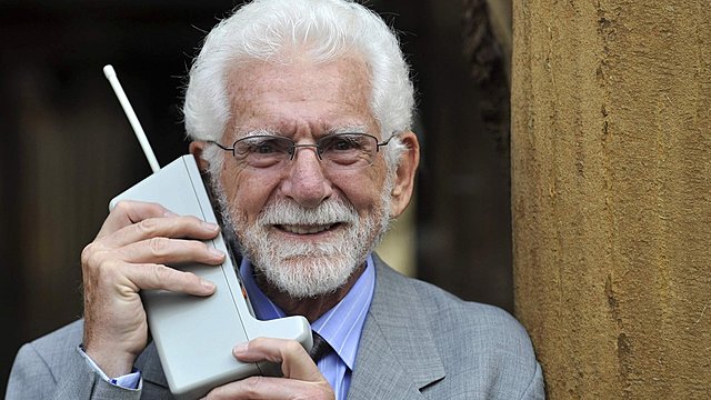 El primer celular (Martin Cooper)