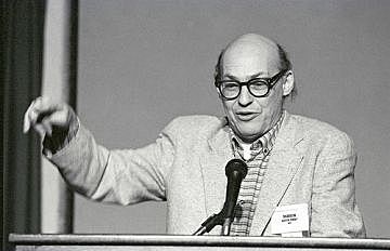 Marvin Minsky publica “Pasos hacia la inteligencia artificial”