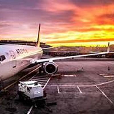 Timeline:  Línea del tiempo de la historia y evolución del rol de sobrecargo