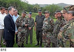 Álvaro Uribe,ofensiva militar contra la guerrilla