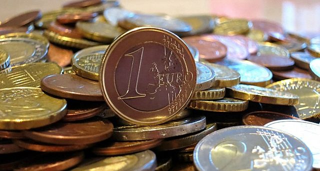 Événements internationaux#8:Mise en circulation des premiers euros