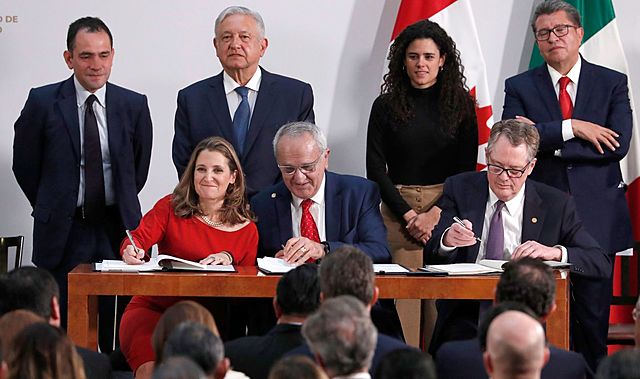 Événements culturels#2:L'accord de libre-échange nord-américain (ALENA) supprime les frontières économiques entre les Etats-Unis, le Mexique et le Canada.