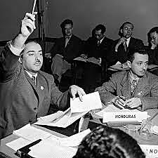 Reunión de los 25 delegados.