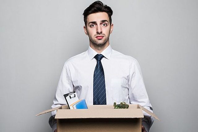 Un empleado da la voz de alarma